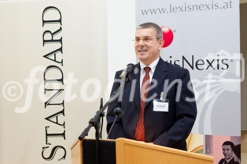 (c) fotodienst / Anna Rauchenberger - Wien, am 10.06.2010 -  Der Verlag Lexis Nexis lud heute ins Palais Schönborn in der Laudongasse zum Sommerfest. Nach kurzer Begrüßung konnten sich die rund 300 Gäste im Garten bei Erfrischungen und Snacks stärken. FOTO: Dr. Andreas Konecny, Institut für ZVR