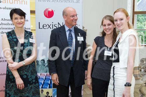 (c) fotodienst / Anna Rauchenberger - Wien, am 10.06.2010 -  Der Verlag Lexis Nexis lud heute ins Palais Schönborn in der Laudongasse zum Sommerfest. Nach kurzer Begrüßung konnten sich die rund 300 Gäste im Garten bei Erfrischungen und Snacks stärken.