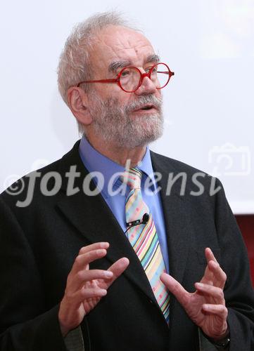 (C) fotodienst/Anna Rauchenberger - Wien, 12.3.2009 - Raiffeisen Informatik widmet sich auf der MEET iT 09 dem Thema 'Omnipräsenz der IT' und blickt auf 40 Jahre Erfahrung zurück.  Es wurden Zukunftsthemen der IT-Branche aus verschiedensten Richtungen beleuchtet. FOTO: Univ.-Prof. Dr. Robert Trappl (Leiter des Austrian Research Institute for Artificial Intelligence)