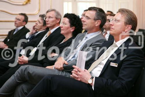 (C) fotodienst/Anna Rauchenberger - Wien, 12.3.2009 - Raiffeisen Informatik widmet sich auf der MEET iT 09 dem Thema 'Omnipräsenz der IT' und blickt auf 40 Jahre Erfahrung zurück.  Es wurden Zukunftsthemen der IT-Branche aus verschiedensten Richtungen beleuchtet. 