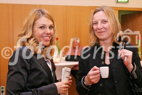 (C) fotodienst/Anna Rauchenberger - Wien, 19.3.2009 - Jura Österreich lud zu außerordentlichen Sternstunden des Kaffees in die 'Laterne' der Wiener URANIA ein und präsentierte die neue Signatur-Line des Unternehmens, Kaffee-Vollautomaten, die Technik, Design, Genuss und Luxus vereinen. Ein Barista Profi-Kaffee-Sommelier zeigte professionelle  Zubereitung von Kaffee.