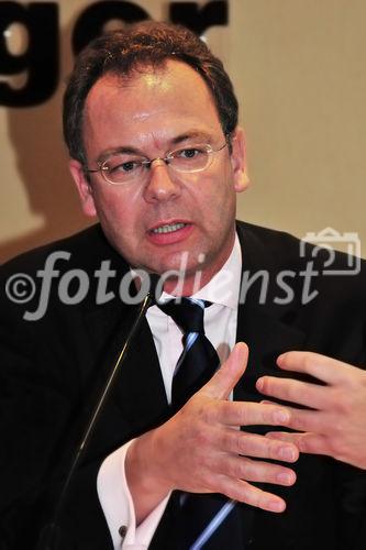 (C) fotodienst/Patrick Krajnc - Wien, 17.03.2009 - Wienerberg Bilanzpressekonferenz:  FOTO: Heimo Scheuch, Vorstandsmitglied Wienerberger AG