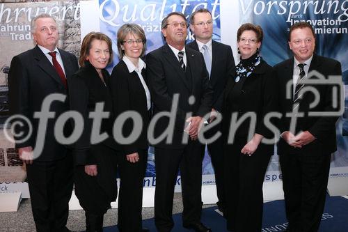 (C) fotodienst/Anna Rauchenberger - Wien, 20.3.2009 - Heute feierte die KBA-Mödling AG ihr 160-jähriges Firmenjubiläum im Technischen Museum Wien. Gleichzeitig wurde auch ein Führungswechsel gefeiert. FOTO v.l.: Rudolf Hundstorfer, BM für Soziales und Konsumentenschutz, KommR Sonja Zwazl, Bundesrätin und Präsidentin der Wirtschaftskammer NÖ, Dr. Petra Bohuslav, Landesrätin, Vorstandsvorsitzender KommR Wolfgang Schischek, KBA-Mödling, DI Leopold Achatz, Vorstand KBA-Mödling AG, Christine Marek, Staatssekretärin im BMWFJ, Hannes Weninger, NR-Abgeordneter