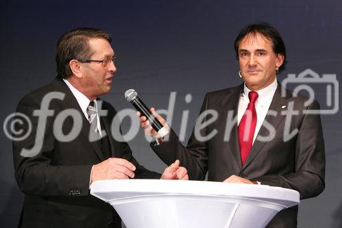 (C) fotodienst/Anna Rauchenberger - Wien, 20.3.2009 - Heute feierte die KBA-Mödling AG in Anwesenheit hochrangiger Ehrengäste aus Politik und Wirtschaft sowie führender Repräsentanten der deutschen Muttergesellschaft Koenig & Bauer AG (KBA) ihr 160-jähriges Firmenjubiläum im Technischen Museum Wien. Gleichzeitig wurde auch ein Führungswechsel gefeiert. FOTO: Vorstandsvorsitzende KommR Wolfgang Schischek (KBA-Mödling), Dr. Roman Szeliga, Moderation