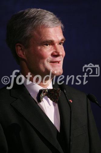 (C) fotodienst/Anna Rauchenberger - Wien, 20.3.2009 - Heute feierte die KBA-Mödling AG in Anwesenheit hochrangiger Ehrengäste aus Politik und Wirtschaft sowie führender Repräsentanten der deutschen Muttergesellschaft Koenig & Bauer AG (KBA) ihr 160-jähriges Firmenjubiläum im Technischen Museum Wien. Gleichzeitig wurde auch ein Führungswechsel gefeiert. FOTO: DI Albrecht Bolza-Schünemannn (Vorsitzender Vorstand Erzeugnisentwicklung und Personalmanagement
Bogenmaschinen)