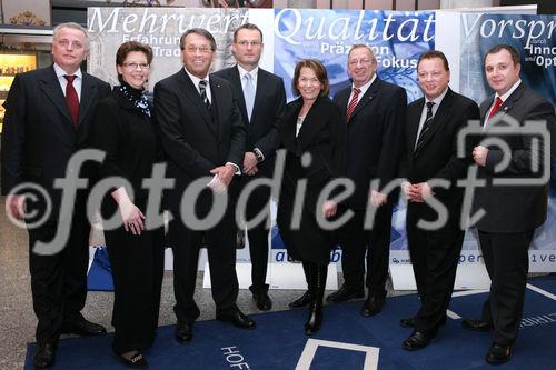 (C) fotodienst/Anna Rauchenberger - Wien, 20.3.2009 - Heute feierte die KBA-Mödling AG ihr 160-jähriges Firmenjubiläum im Technischen Museum Wien. Gleichzeitig wurde auch ein Führungswechsel gefeiert. FOTO v.l.: Rudolf Hundstorfer, BM für Soziales und Konsumentenschutz, Christine Marek, Staatssekretärin im BMWFJ, Vorstandsvorsitzender KommR Wolfgang Schischek, KBA-Mödling, DI Leopold Achatz, Vorstand KBA-Mödling AG, KommR Sonja Zwazl, Bundesrätin und Präsidentin der Wirtschaftskammer NÖ, Josef Staudinger, Präsident der AK NÖ, Hannes Weninger, NR-Abgeordneter, Rupert Dworak, Landtagsabgeordneter und Bürgermeister von Ternitz