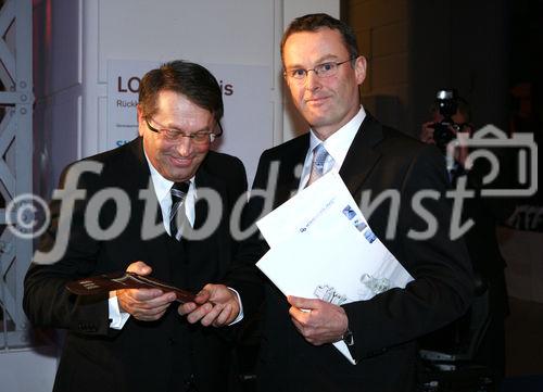 (C) fotodienst/Anna Rauchenberger - Wien, 20.3.2009 - Heute feierte die KBA-Mödling AG in Anwesenheit hochrangiger Ehrengäste aus Politik und Wirtschaft sowie führender Repräsentanten der deutschen Muttergesellschaft Koenig & Bauer AG (KBA) ihr 160-jähriges Firmenjubiläum im Technischen Museum Wien. Gleichzeitig wurde auch ein Führungswechsel gefeiert. FOTO v.l.: Vorstandsvorsitzende KommR Wolfgang Schischek, KBA-Mödling, DI Leopold Achatz, Vorstand KBA-Mödling AG