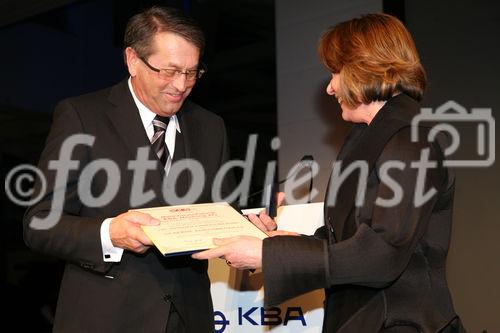 (C) fotodienst/Anna Rauchenberger - Wien, 20.3.2009 - Heute feierte die KBA-Mödling AG ihr 160-jähriges Firmenjubiläum im Technischen Museum Wien. Gleichzeitig wurde auch ein Führungswechsel gefeiert. FOTO v.l.:  Vorstandsvorsitzender KommR Wolfgang Schischek, KBA-Mödling, KommR Sonja Zwazl, Bundesrätin und Präsidentin der Wirtschaftskammer NÖ