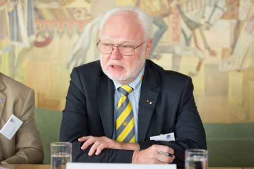  (c) fotodienst / Anna Rauchenberger - Wien, am 12.11.2013 - Im Rahmen einer Pressekonferenz präsentierte die Photovoltaic Austria die Bilanz des Photovoltaik-Jahres 2013 – Es war ein starkes Photovoltaik-Jahr mit einem neuen Rekordergebnis. FOTO TR Ing. Josef Witke, Bundesinnungsmeister der Elektro- Gebäude- Alarm- und Kommunikationstechniker: