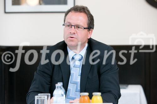 Photovoltaic Austria: Sonnenstrom (auch) in Österreich - Photovoltaic startet eine österreichweite Petition
(C) fotodienst, Martina Draper
Foto: Martin Aichinger, ertex soartechnik, Vertreter der österreichischen PV-Industrie
