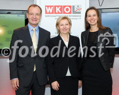  (c) fotodienst/Anna Rauchenberger - Wien, am 29.11.2011 - Studienpräsentation Die neue Fachverband UBIT und WKW Studie ''Erfolgsfaktoren bzw. Barrieren auf dem Weg zum österreichischen Weltmarktführer“ überrascht: Erfahrung ist gut, Kreativität und Innovation besser! Neues Leadership ist ebenso gefragt wie Flexibilität und Mut. FOTO v.l.: KommR Alfred Harl, CMC, Obmann Fachverband UBIT, KommR Brigitte Jank, Präsidentin der Wirtschaftskammer, Dr. Sophie Karmasin, Karmasin Motivforschung: