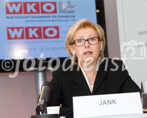  (c) fotodienst/Anna Rauchenberger - Wien, am 29.11.2011 - Studienpräsentation Die neue Fachverband UBIT und WKW Studie ''Erfolgsfaktoren bzw. Barrieren auf dem Weg zum österreichischen Weltmarktführer“ überrascht: Erfahrung ist gut, Kreativität und Innovation besser! Neues Leadership ist ebenso gefragt wie Flexibilität und Mut. FOTO: KommR Brigitte Jank, Präsidentin der Wirtschaftskammer: