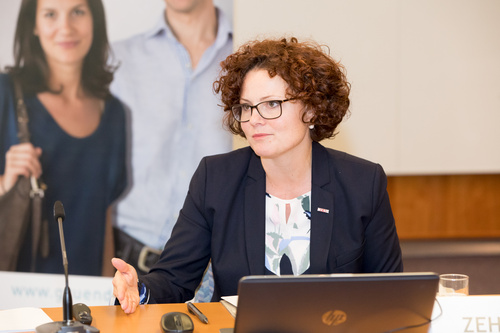  (c) fotodienst / Anna Rauchenberger - Wien, am 09.10.2017 –  Der Österreichische Franchise-Verband präsentierte gemeinsam mit dem Gründerservice der WKO die Ergebnisse der neuen Studie zur Franchise-Landschaft in Österreich. FOTO Mag. Elisabeth Zehetner-Piewald, Bundesgeschäftsführerin Junge Wirtschaft, Gründerservice und Frau in der Wirtschaft, WKO: