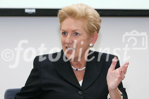 (C)fotodienst/Anna Rauchenberger -  Wien, am 28.07.2009 - Der Verein Techwomen engagiert sich für Frauen in der Technik und zeigt mit Aktionen, dass weibliche Kreativität in der Technik gefragt ist. Das Motto der Herbstaktion09: 'HighHeels@HighEnd'!
Dies beinhaltet einen Kreativwettbewerb für Schülerinnen und Schüler und einen internationalen Kongress am 15./ 16. Oktober 2009 im Palais Harrach in Wien. FOTO:  BM a.D. Abg. z. NR Maria Rauch-Kallat, Präsidentin des Vereins 'TechWomen'