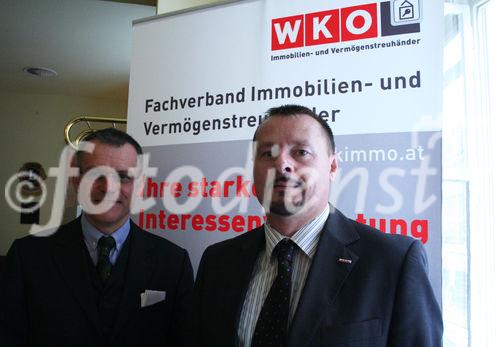 Präsentation des Immobilienpreisspiegels 09 durch den Fachverband der Immobilien- und Vermögenstreuhändler der Wirtschaftskammer im Cafe im Schottenstift wien 1010 am 27.5.2009 am Foto (v.l.n.r): Prof.Mag. Thomas Malloth (Obmann des Fachverbandes der Immobilien- und Vermögenstreuhänder der Wirtschftskammer ÖSterreich) und Mag. Gottfried Rücklinger (Fachverbandsgeschäftsführer) (c) Julia Fuchs für Fotodienst