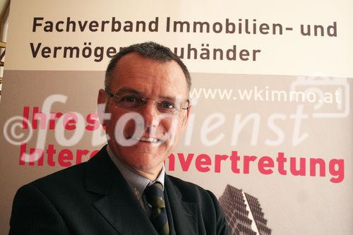 Präsentation des Immobilienpreisspiegels 09 durch den Fachverband der Immobilien- und Vermögenstreuhändler der Wirtschaftskammer im Cafe im Schottenstift wien 1010 am 27.5.2009 am Foto Prof.Mag. Thomas Malloth (Obmann des Fachverbandes der Immobilien- und Vermögenstreuhänder der Wirtschftskammer ÖSterreich) (c) Julia Fuchs für Fotodienst