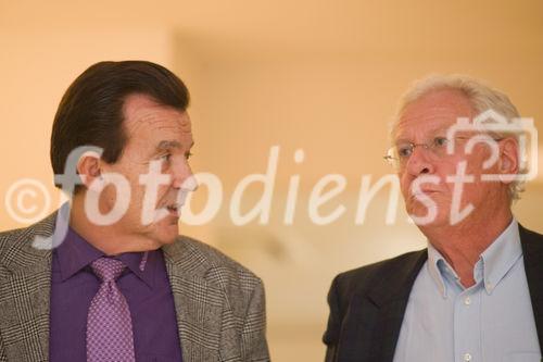 (c)Fotodienst / Christopher Ohmeyer | Autos und Pelze, Grosse & GPS lud zu einer Präsentation der neuesten Automodelle. Als besondere Attraktion stellte der Düsseldorfer Pelzdesigner Tibor Jonas seine Kollektion aus, und bot seine 