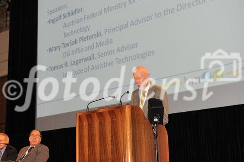 (c)fotodienst/sonja burtscher,Ambient Assisted Living Forum 2009
29.9.2009, 11:00 Uhr
Wien. Mit der stetig steigenden Lebenserwartung erhöht sich auch der Anteil älterer Menschen an der europäischen Gesamtbevölkerung. Das 1. AAL Forum in der Wiener Hofburg widmet sich dem demographischen Wandel unter ökonomischen, technischen und wissenschaftlichen Aspekten. Die Auftaktveranstaltung der internationalen Konferenzreihe des AAL - joint programmes dient Betroffenen, WissenschaftlernInnen und AnwenderInnen, Unternehmen, öffentlichen Institutionen und sozialen Einrichtungen als Informations- und Diskussionsplattform. Thematische Schwerpunkte sind nationale und europäische Aktivitäten, F&E-Vorhaben und ökonomische Aspekte des Programms, an dem 20 EU-Mitgliedstaaten sowie die Schweiz, Israel und Norwegen teilnehmen.
Opening, Tomas Lagerwall/ Swedish Institute of Assistive Technology