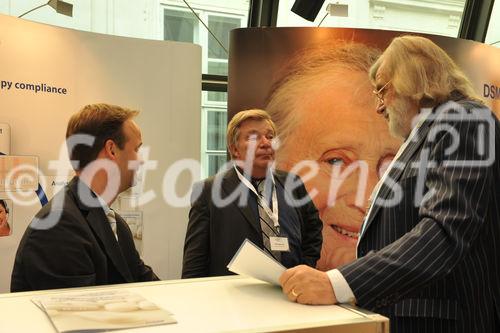 (c) fotodienst/sonja burtscher
Ambient Assisted Living Forum 2009
29.9.2009, 11:00 Uhr
Wien. Mit der stetig steigenden Lebenserwartung erhöht sich auch der Anteil älterer Menschen an der europäischen Gesamtbevölkerung. Das 1. AAL Forum in der Wiener Hofburg widmet sich dem demographischen Wandel unter ökonomischen, technischen und wissenschaftlichen Aspekten. Die Auftaktveranstaltung der internationalen Konferenzreihe des AAL - joint programmes dient Betroffenen, WissenschaftlernInnen und AnwenderInnen, Unternehmen, öffentlichen Institutionen und sozialen Einrichtungen als Informations- und Diskussionsplattform. Thematische Schwerpunkte sind nationale und europäische Aktivitäten, F&E-Vorhaben und ökonomische Aspekte des Programms, an dem 20 EU-Mitgliedstaaten sowie die Schweiz, Israel und Norwegen teilnehmen. 

