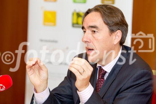  (c) fotodienst/Anna Rauchenberger - Wien, am 02.11.2011 – Heute fand im Hotel am Konzerthaus eine Pressekonferenz zur Franchise-Messe am 17./18. November in der Wiener Stadthalle statt, wo ein wirtschaftlicher Ausblick der Franchise-Szene gegeben wurde. FOTO Stéphane Engelhard, COO, Accor Österreich: