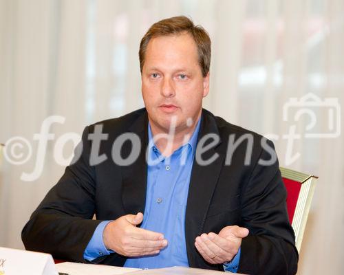  (c) fotodienst/Anna Rauchenberger - Wien, am 02.11.2011 – Heute fand im Hotel am Konzerthaus eine Pressekonferenz zur Franchise-Messe am 17./18. November in der Wiener Stadthalle statt, wo ein wirtschaftlicher Ausblick der Franchise-Szene gegeben wurde. FOTO Hans Fux, Area Development Manager für Deutschland, Österreich die Schweiz und Luxemburg, Subway GmbH: