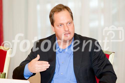  (c) fotodienst/Anna Rauchenberger - Wien, am 02.11.2011 – Heute fand im Hotel am Konzerthaus eine Pressekonferenz zur Franchise-Messe am 17./18. November in der Wiener Stadthalle statt, wo ein wirtschaftlicher Ausblick der Franchise-Szene gegeben wurde. FOTO Hans Fux, Area Development Manager für Deutschland, Österreich die Schweiz und Luxemburg, Subway GmbH: