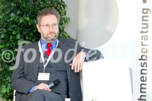 (C)fotodienst/Anna Rauchenberger Wien, 01.12.2010 -  Die Fachgruppe Unternehmensberatung und IT der Wirtschaftskammer Wien in Kooperation mit Conect Eventmanagement GmbH lud heute zu ‚Entwicklung des internationalen Software- und IT-Diensleistungsmarktes’ in das Suite Hotel am Kahlenberg. Ziel des Events ist es, Entscheidungsträgern aus Politik, Wirtschaft, IT und Wissenschaft einen Überblick über die Entwicklung des internationalen Software und IT Dienstleistungsmarktes zu geben. FOTO: DI Norbert Weidinger, Magistrat der Stadt Wien