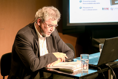 Gesundheitsreform: Patientenwohl unter dem Hammer der Ökonomisierung.