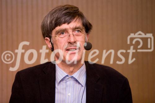 (c) fotodienst / Anna Rauchenberger - Wien, am 13.04.2010 - Der Österreichische Hausärzteverband warnt vor drohendem Sozialabbau durch die Reform des Gesundheitssystems: Österreichs Hausärzte mache mobil gegen die rein ökonomisch ausgerichteten Reformen unseres Gesundheitssystems und machen in einer Vortragsreihe auf die Mängel im Österreichischen Gesundheitssystem aufmerksam. FOTO: Univ. Lekt. MR. Dr. Hans-Joachim Fuchs