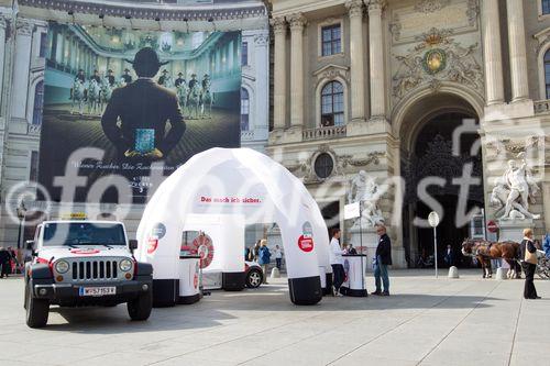 (C)fotodienst/Anna Rauchenberger -  Wien, am 10.09.2010 - Von 7. August bis 11. September tourte ein Informationsteam des Kuratorium Sicheres Österreich (KSÖ) durch Österreich, um die Bevölkerung mit Tipps & Tricks rund um das Thema Sicherheit zu versorgen. Am Graben in Wien zog man ein positives Resümee dieser Informationsroadshow.