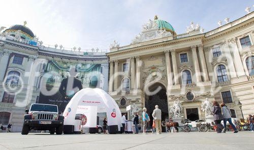 (C)fotodienst/Anna Rauchenberger -  Wien, am 10.09.2010 - Von 7. August bis 11. September tourte ein Informationsteam des Kuratorium Sicheres Österreich (KSÖ) durch Österreich, um die Bevölkerung mit Tipps & Tricks rund um das Thema Sicherheit zu versorgen. Am Graben in Wien zog man ein positives Resümee dieser Informationsroadshow.