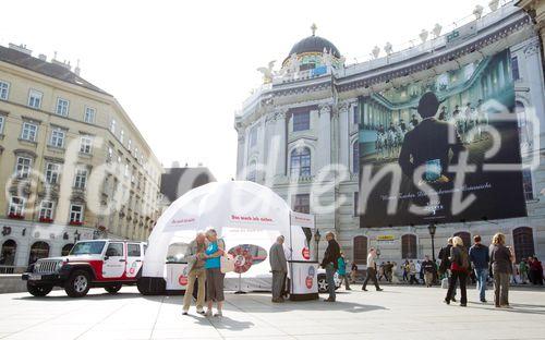 (C)fotodienst/Anna Rauchenberger -  Wien, am 10.09.2010 - Von 7. August bis 11. September tourte ein Informationsteam des Kuratorium Sicheres Österreich (KSÖ) durch Österreich, um die Bevölkerung mit Tipps & Tricks rund um das Thema Sicherheit zu versorgen. Am Graben in Wien zog man ein positives Resümee dieser Informationsroadshow.