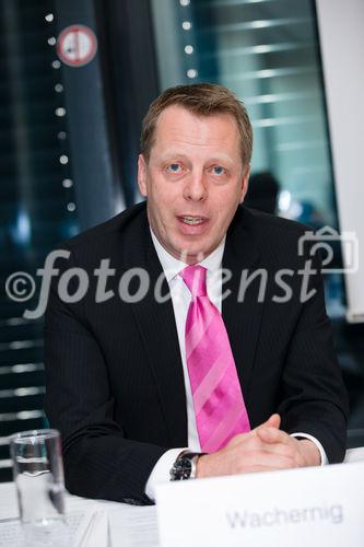 (c) fotodienst / Johannes Brunnbauer | Die Sparkassen Immobilien AG - Ergebnisse der ersten drei Quartale 2010  in der Erste Bank Lounge in Wien statt am 25.11.2010. Im Bild.: VorstandVorstand Friedrich Wachernig