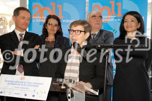 fotodienst/ Christian Kemp;Paris - Im Rahmen des European Year of Volunteering (EYV) macht die EYV-Tour 2011 ab 14. April Station in Paris. Bild: Mairie de Paris : Gisèle STIEVENARD, « adjointe au maire » in charge of the urban affairs and solidarity