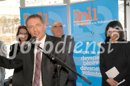 fotodienst/ Christian Kemp;Paris - Im Rahmen des European Year of Volunteering (EYV) macht die EYV-Tour 2011 ab 14. April Station in Paris. Bild: Philippe JUVIN, députés européenes (PPE)