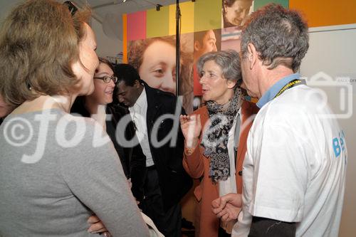 fotodienst/ Christian Kemp;Paris - Im Rahmen des European Year of Volunteering (EYV) macht die EYV-Tour 2011 ab 14. April Station in Paris.