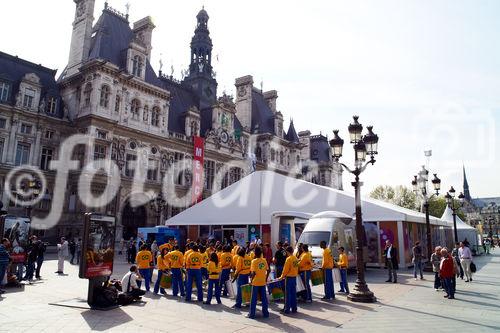 fotodienst/ Christian Kemp;Paris - Im Rahmen des European Year of Volunteering (EYV) macht die EYV-Tour 2011 ab 14. April Station in Paris.