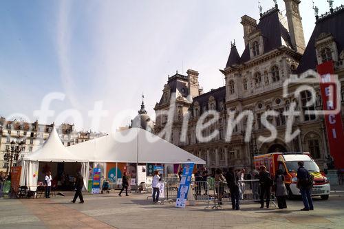 fotodienst/ Christian Kemp;Paris - Im Rahmen des European Year of Volunteering (EYV) macht die EYV-Tour 2011 ab 14. April Station in Paris.