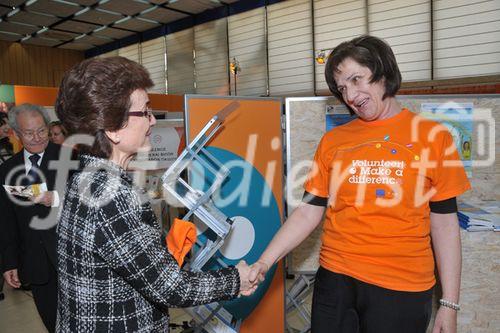 (C)fotodienst/Nataly Thieu: Im Rahmen des European Year of Volunteering (EYV) macht die EYV-Tour 2011 vom 4. bis zum 6. April 2011 Station in Nicosa, Zypern. Im Bild: l: First Lady of the Republic of Cyprus Mrs. Elsi Christofia 