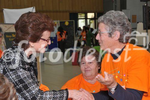 (C)fotodienst/Nataly Thieu: Im Rahmen des European Year of Volunteering (EYV) macht die EYV-Tour 2011 vom 4. bis zum 6. April 2011 Station in Nicosa, Zypern. Im Bild: First Lady of the Republic of Cyprus Mrs. Elsi Christofia 