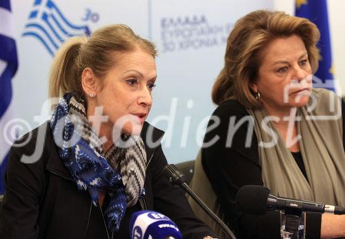  Louka Katseli (R) , Minister  of Labour and Social Insurances, Anna Dalara (L) deputy Minister of Labour and Social Insurances