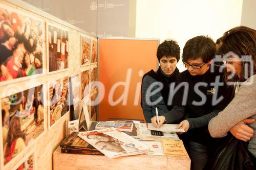 (C)fotodienst/ Alvaro Hurtado: Madrid - 2011 ist das Europäische Jahr der Freiwilligen. Die Promotion-Kampange, die derzeit durch Europa tourt, macht vom 28. Februar bis 6. März Station in Madrid. 