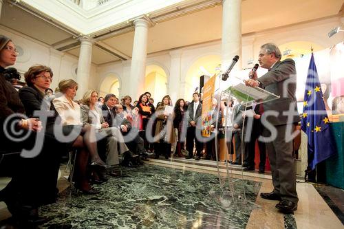 (C)fotodienst/ Alvaro Hurtado: Madrid - 2011 ist das Europäische Jahr der Freiwilligen. Die Promotion-Kampange, die derzeit durch Europa tourt, macht vom 28. Februar bis 6. März Station in Madrid. 