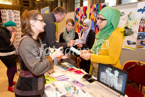 (c) fotodienst / Anna Rauchenberger - Wien, am 25.01.2011 - Die Europäische Kommission startete die Informationskampagne für das Europäische Jahr der Freiwilligentätigkeit 2011 mit dem Slogan 'Freiwillig etwas bewegen!'. Indem sie das Europäische Jahr 2011 der Freiwilligentätigkeit (EYV) widmet, erkennt die Europäische Kommission die Bedeutung der Freiwilligentätigkeit für die Schaffung einer demokratischeren, solidarischeren und verantwortungsbewussteren Gesellschaft an. Die Eröffnung fand im Wiener Rathaus statt, wo sich zahlreiche Freiwilligenorganisationen präsentierten.