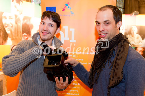 (c) fotodienst / Anna Rauchenberger - Wien, am 25.01.2011 - Die Europäische Kommission startete die Informationskampagne für das Europäische Jahr der Freiwilligentätigkeit 2011 mit dem Slogan 'Freiwillig etwas bewegen!'. Indem sie das Europäische Jahr 2011 der Freiwilligentätigkeit (EYV) widmet, erkennt die Europäische Kommission die Bedeutung der Freiwilligentätigkeit für die Schaffung einer demokratischeren, solidarischeren und verantwortungsbewussteren Gesellschaft an. Die Eröffnung fand im Wiener Rathaus statt, wo sich zahlreiche Freiwilligenorganisationen präsentierten.