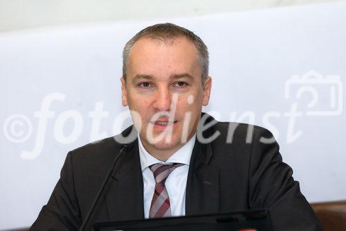 (c) fotodienst / Johannes Brunnbauer | Präsentation des 'T-Mobile Umwelt- und Nachhaltigkeitsfonds' 
Im Bild.vlnr.:
Robert Chvátal