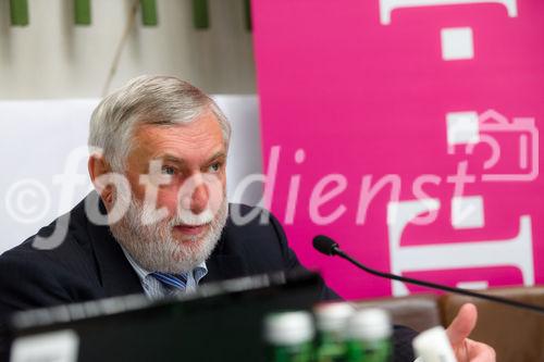 (c) fotodienst / Johannes Brunnbauer | Präsentation des 'T-Mobile Umwelt- und Nachhaltigkeitsfonds' 
Im Bild.vlnr.:
Franz Fischler