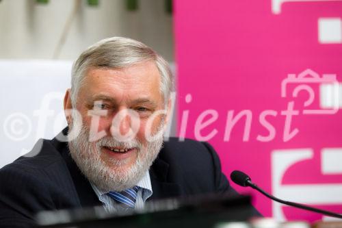 (c) fotodienst / Johannes Brunnbauer | Präsentation des 'T-Mobile Umwelt- und Nachhaltigkeitsfonds' 
Im Bild.vlnr.:
Franz Fischler