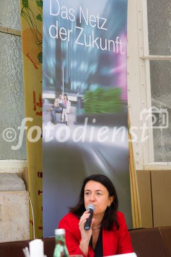 (c) fotodienst / Johannes Brunnbauer | Präsentation des 'T-Mobile Umwelt- und Nachhaltigkeitsfonds' 
Im Bild.vlnr.:
Monika Langthaler