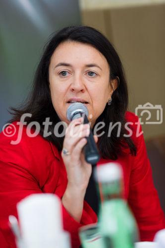 (c) fotodienst / Johannes Brunnbauer | Präsentation des 'T-Mobile Umwelt- und Nachhaltigkeitsfonds' 
Im Bild.vlnr.:
Monika Langthaler